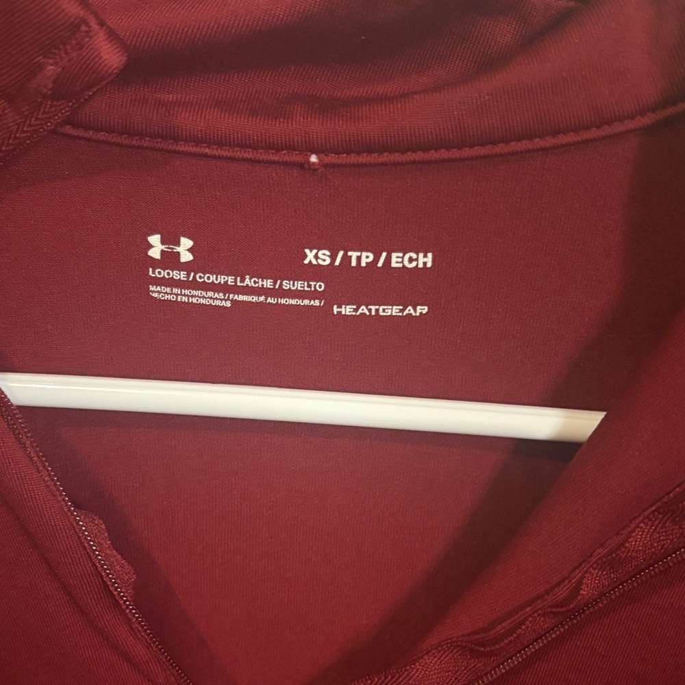 Women’s XS Under Armour Burgundy Quarter-Zip Pullover - Picture 3 of 3